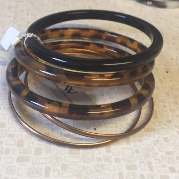 WORTHINGTON - Picture 2 of 4